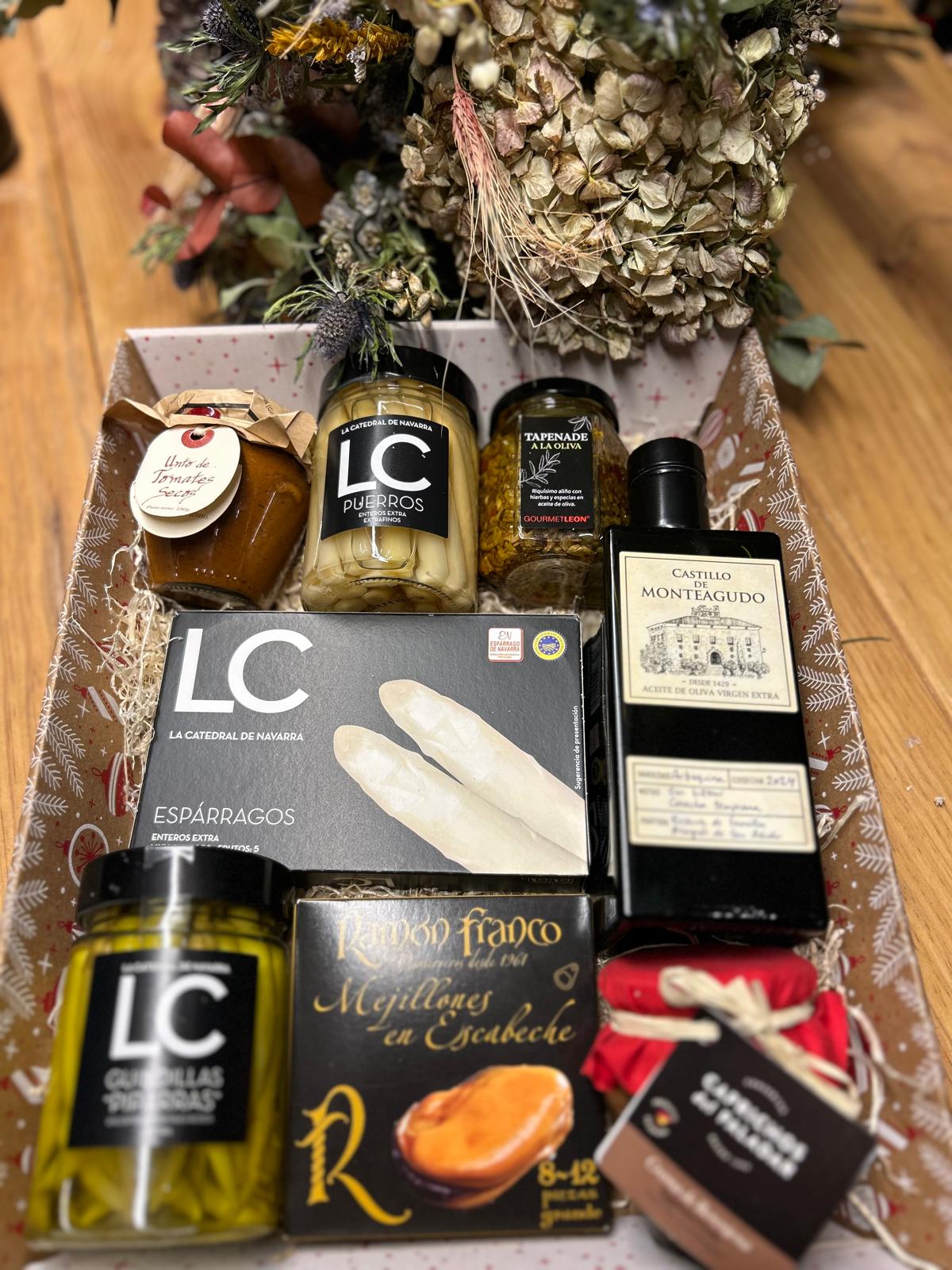 Cesta de verduras y mejillones